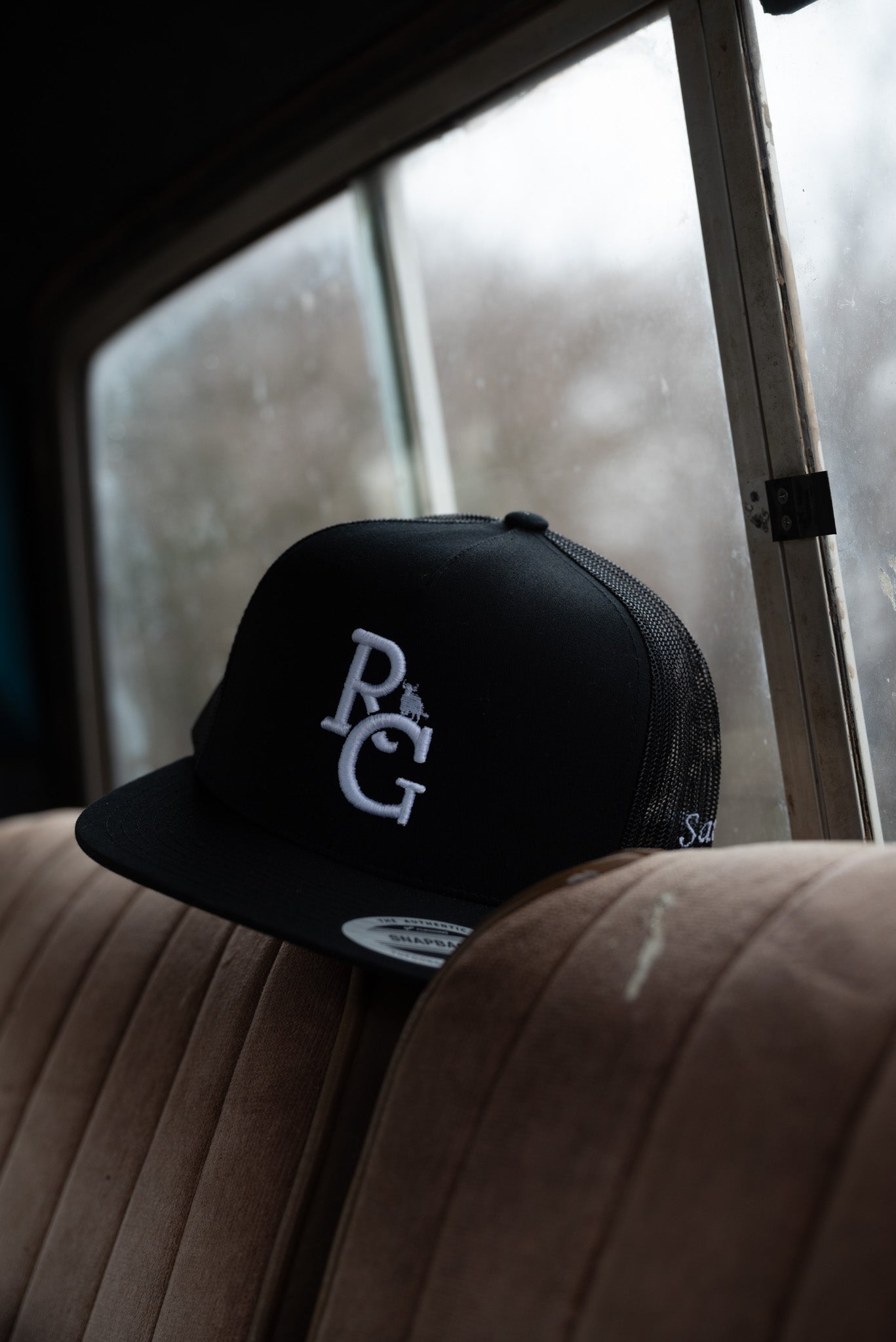 Black RG LOGO HAT