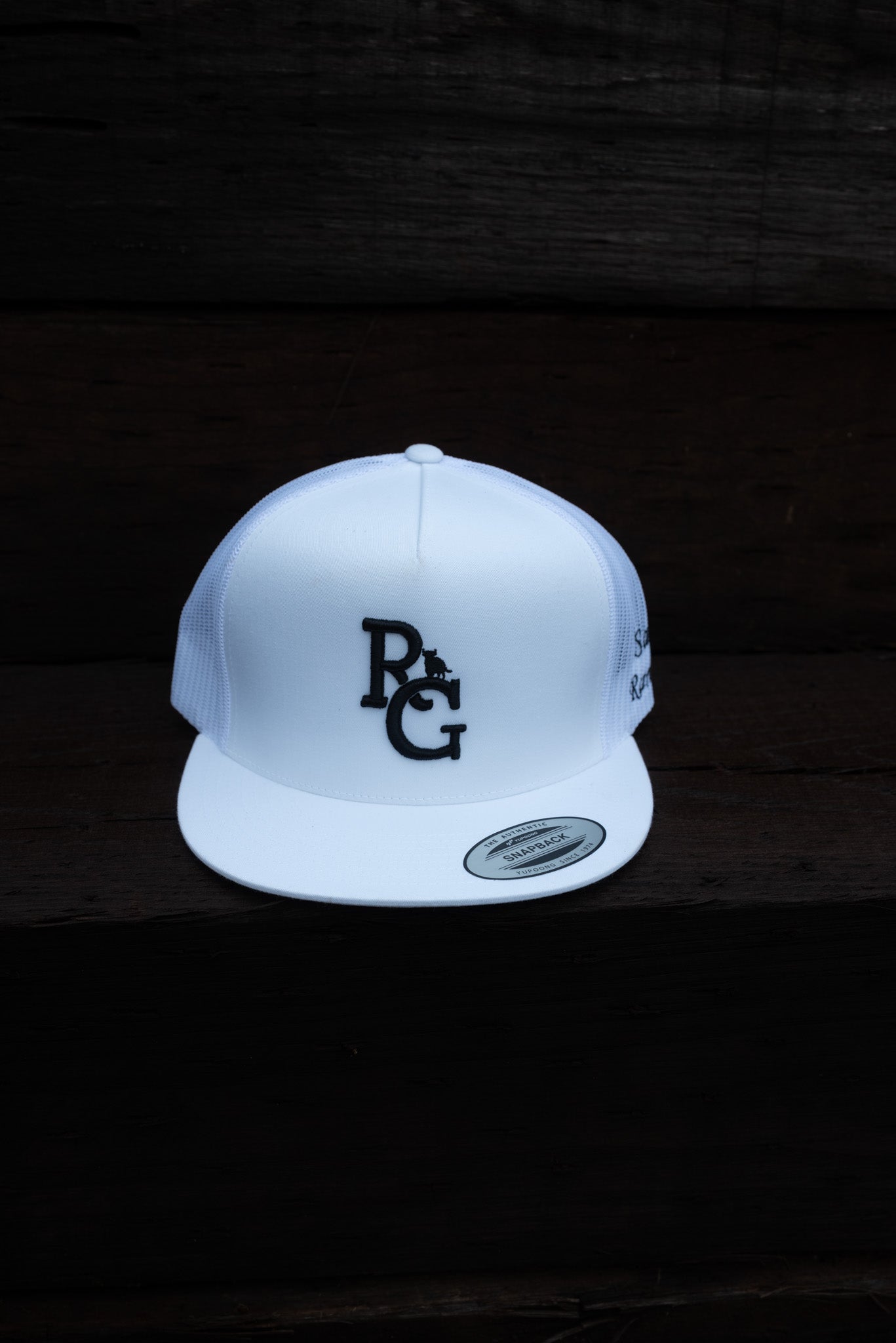 WHITE RG LOGO HAT